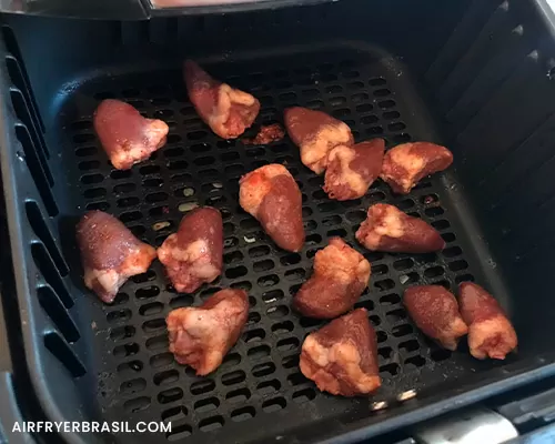 Corações de galinha dentro da airfryer